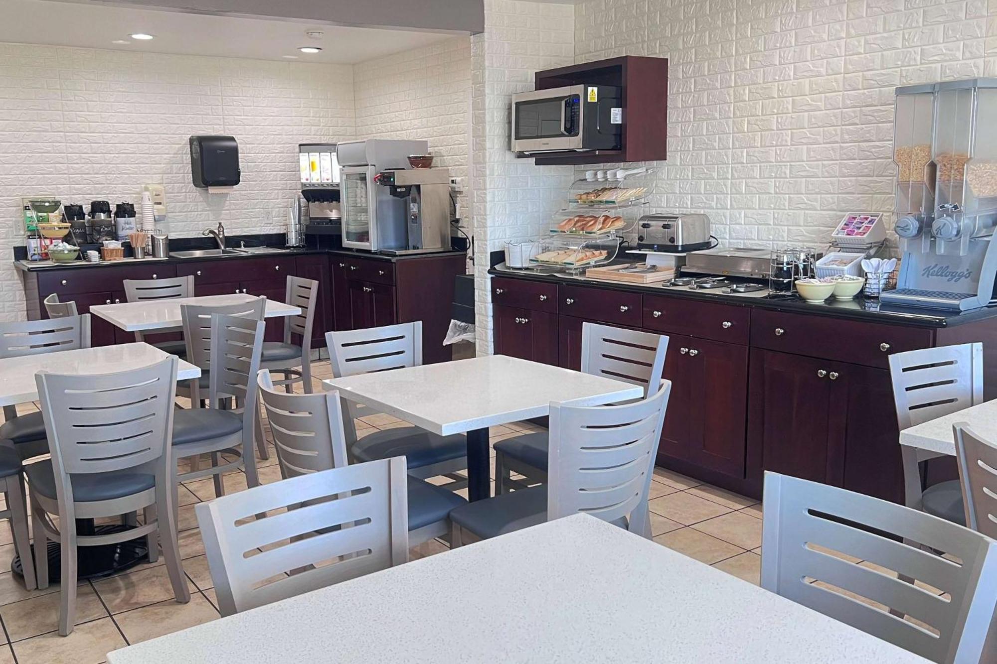Ramada Bayside Inn & Suites 유레카 외부 사진